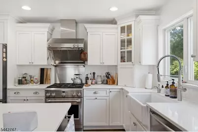 42 Sandy Hill Rd, Westfield, NJ 07090 - Photo 10