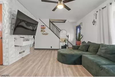 484 Raritan Rd, Roselle, NJ 07203 - Photo 6