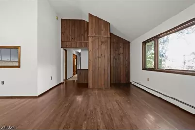 628 Succasunna Rd, Mount Arlington, NJ 07856 - Photo 4
