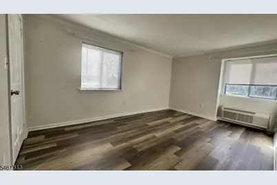 52 Norwich Pl, Franklin Township, NJ 08873 - Photo 2