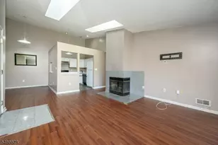 56 Amethyst Way, Franklin Township, NJ 08823 - Photo 4