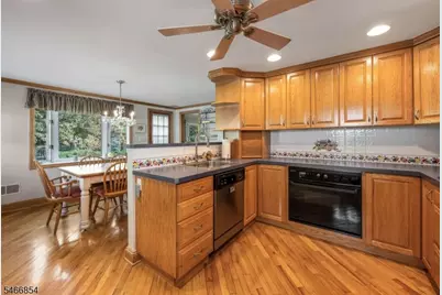 53 Hillcrest Dr, Wayne, NJ 07470 - Photo 8