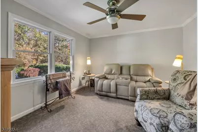 53 Hillcrest Dr, Wayne, NJ 07470 - Photo 14