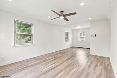 28 Newport Ave, Franklin Township, NJ 08873 - Photo 6