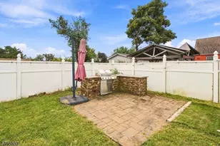 28 Newport Ave, Franklin Township, NJ 08873 - Photo 26