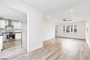 28 Newport Ave, Franklin Township, NJ 08873 - Photo 12