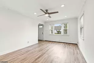28 Newport Ave, Franklin Township, NJ 08873 - Photo 4