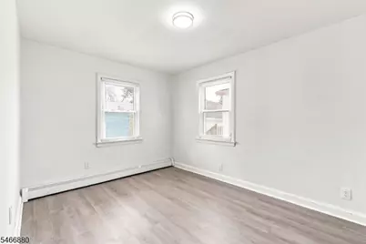 28 Newport Ave, Franklin Township, NJ 08873 - Photo 16