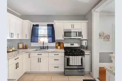 15 Whitman Ave, East Orange, NJ 07017 - Photo 6