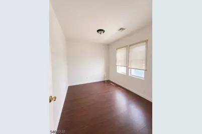 63 Huntington Ter, Newark, NJ 07112 - Photo 8