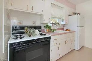 28 Huemmer Terrace, Clifton, NJ 07013 - Photo 12