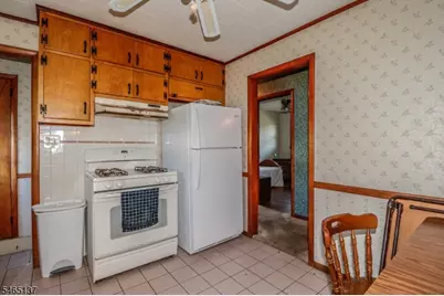 9 Castleton Ave, Franklin Township, NJ 08873 - Photo 8