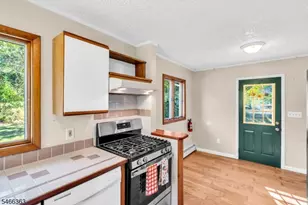 632 Dorothy Ln, Roxbury Township, NJ 07850 - Photo 6