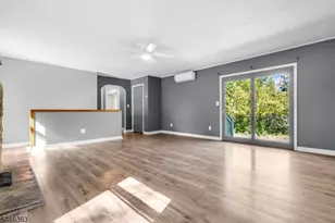 632 Dorothy Ln, Roxbury Township, NJ 07850 - Photo 8