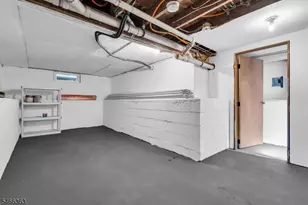 632 Dorothy Ln, Roxbury Township, NJ 07850 - Photo 18