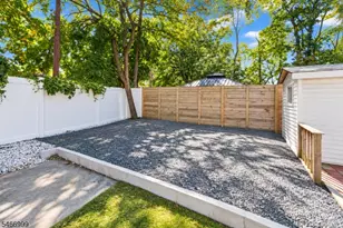 20 Lake St, East Orange, NJ 07017 - Photo 14