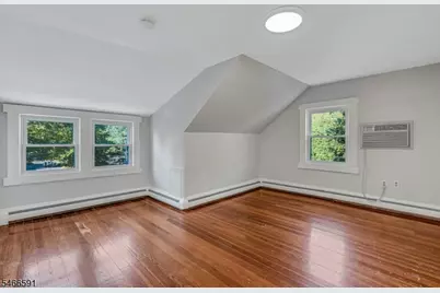 9 Laurel Pl, Montclair, NJ 07043 - Photo 20