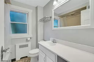 9 Laurel Pl, Montclair, NJ 07043 - Photo 18