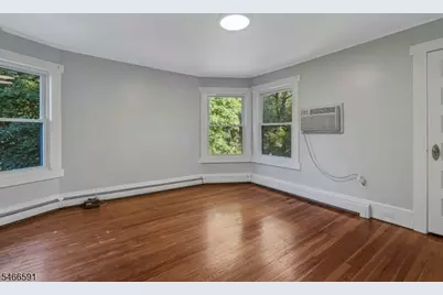 9 Laurel Pl, Montclair, NJ 07043 - Photo 4