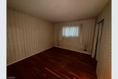 27 Frieda Ln, Woodbridge Township, NJ 07067 - Photo 10