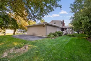 2 Candlewood Ct, Parsippany, NJ 07054 - Photo 34