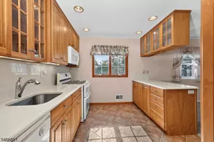 267 Seville Ct, Bridgewater, NJ 08807 - Photo 4