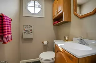 22 Ann St, Verona, NJ 07044 - Photo 8