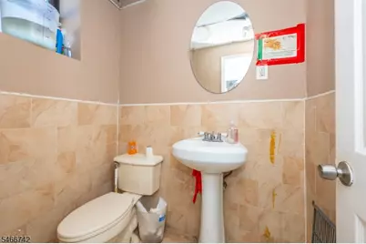1520 Roosevelt Ave, Carteret, NJ 07008 - Photo 10