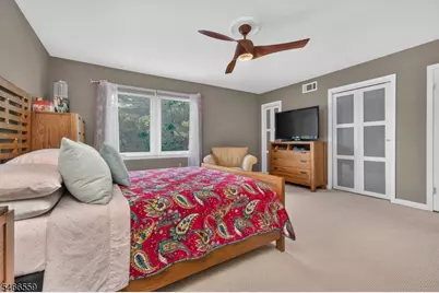 55 Chelsea Cir, Raritan Township, NJ 08822 - Photo 14