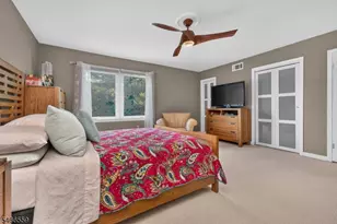 55 Chelsea Cir, Raritan Township, NJ 08822 - Photo 14