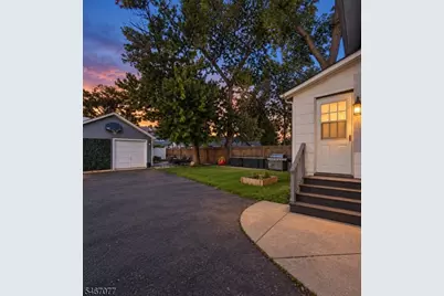 413 Mercer Ave, Roselle, NJ 07203 - Photo 10
