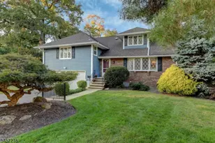 25 Morningside Cir, Little Falls Township, NJ 07424 - Photo 1