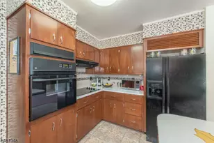 104 Oak St, Dover, NJ 07801 - Photo 4