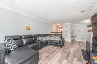 323 Gill Ln, Woodbridge Township, NJ 08830 - Photo 14