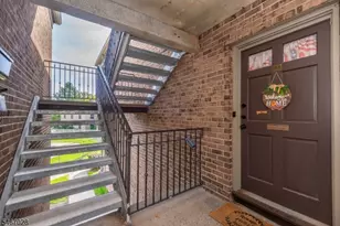 323 Gill Ln, Woodbridge Township, NJ 08830 - Photo 18