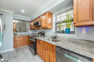 323 Gill Ln, Woodbridge Township, NJ 08830 - Photo 2