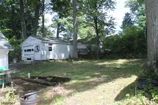 124 New Jersey Ave, Jefferson Township, NJ 07849 - Photo 4