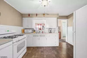 29 Larkspur Ln, Clifton, NJ 07013 - Photo 8