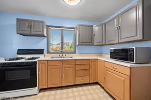 29 Garrabrant Rd, Clifton, NJ 07013 - Photo 10