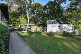 62 Guinard Dr, Watchung, NJ 07069 - Photo 40