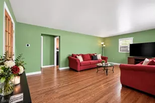 19 Cona Ct, Haledon, NJ 07508 - Photo 10