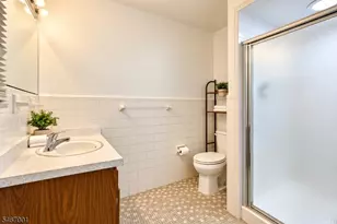 233 Rankin Ave, Cranford Township, NJ 07016 - Photo 6