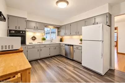 233 Rankin Ave, Cranford Township, NJ 07016 - Photo 2