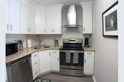 90 Carriage Ln #90, Sparta Township, NJ 07871 - Photo 2