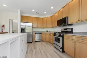 204 Edmonton Ct, Livingston, NJ 07039 - Photo 10