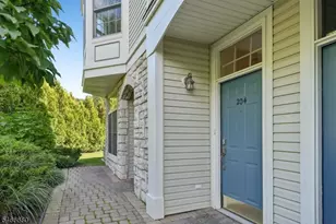 204 Edmonton Ct, Livingston, NJ 07039 - Photo 2