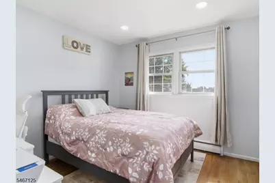 15 Adelphi Ct, Edison, NJ 08837 - Photo 20