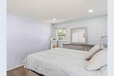15 Adelphi Ct, Edison, NJ 08837 - Photo 18