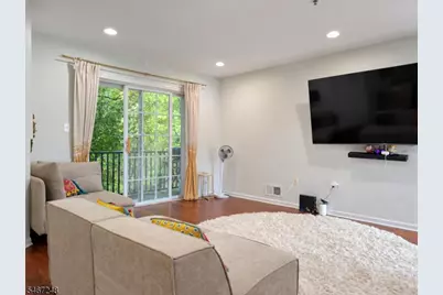 206 Rip Van Dam Ct, Montgomery Township, NJ 08502 - Photo 4