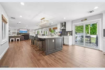 41 Carlos Dr, Fairfield, NJ 07004 - Photo 12